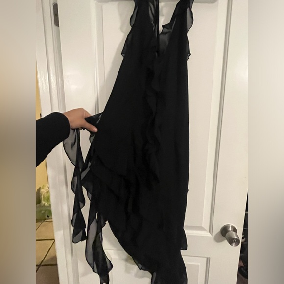 BRAND NEW PRETTY LITTLE THING BLACK PLUNGE FRILL CHIFFON DRESS - Picture 4 of 4